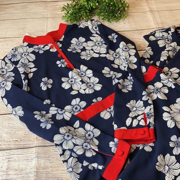 Bold Floral Maxi Dress with long sleeves - Picture 13 of 13